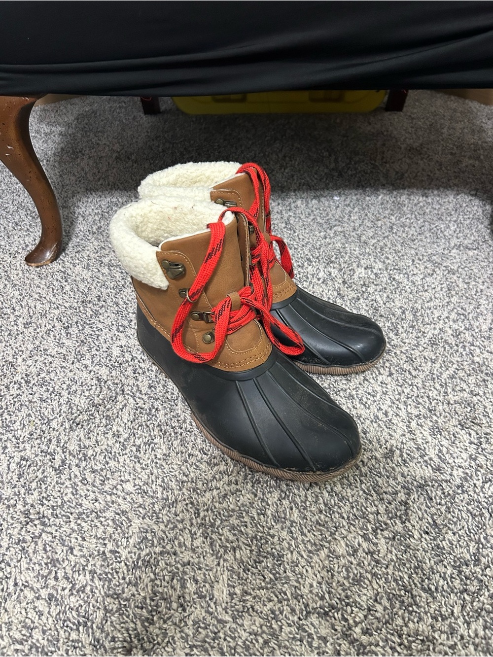 Snow boots